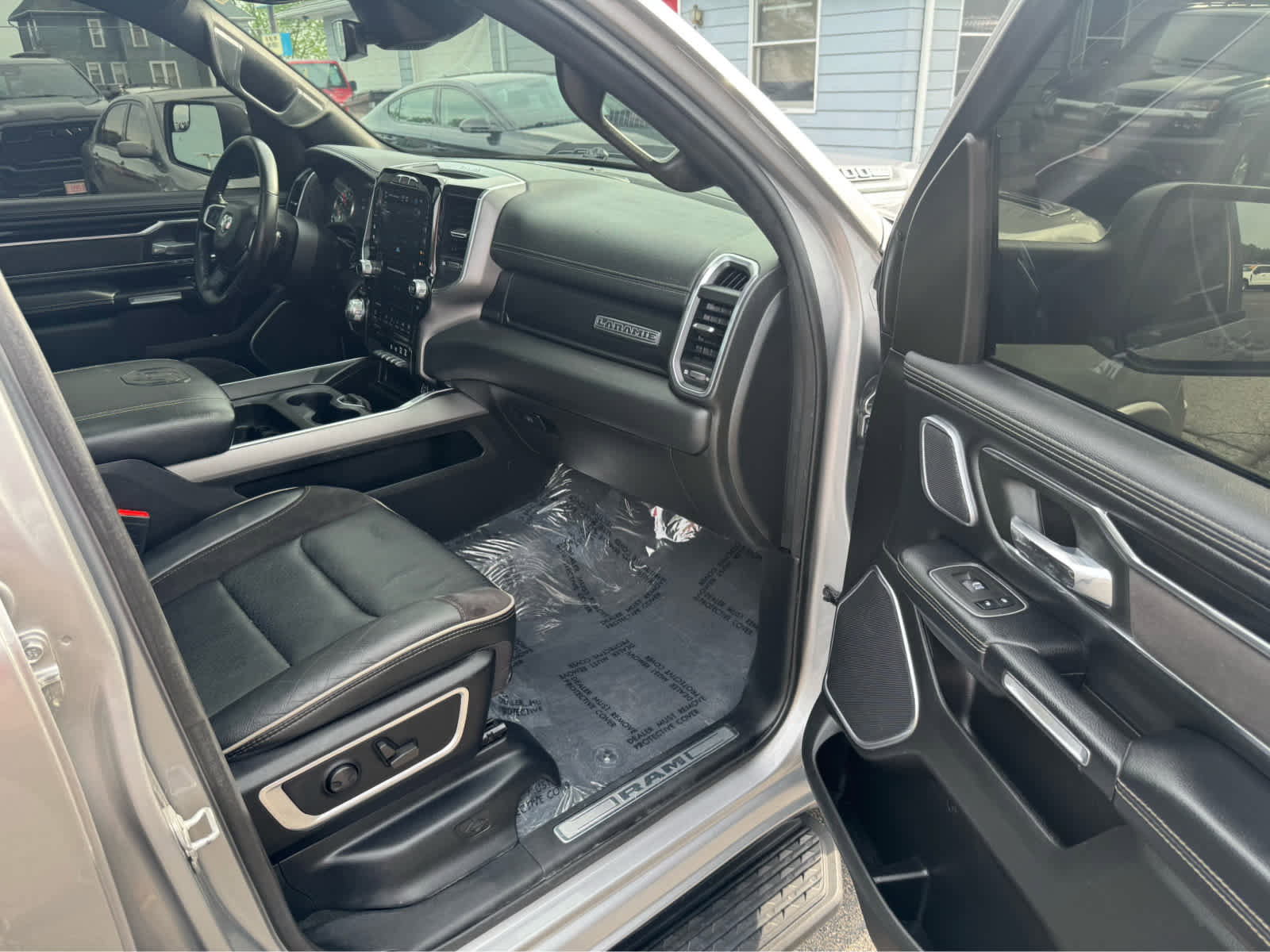 Used 2022 RAM 1500 Laramie image 22