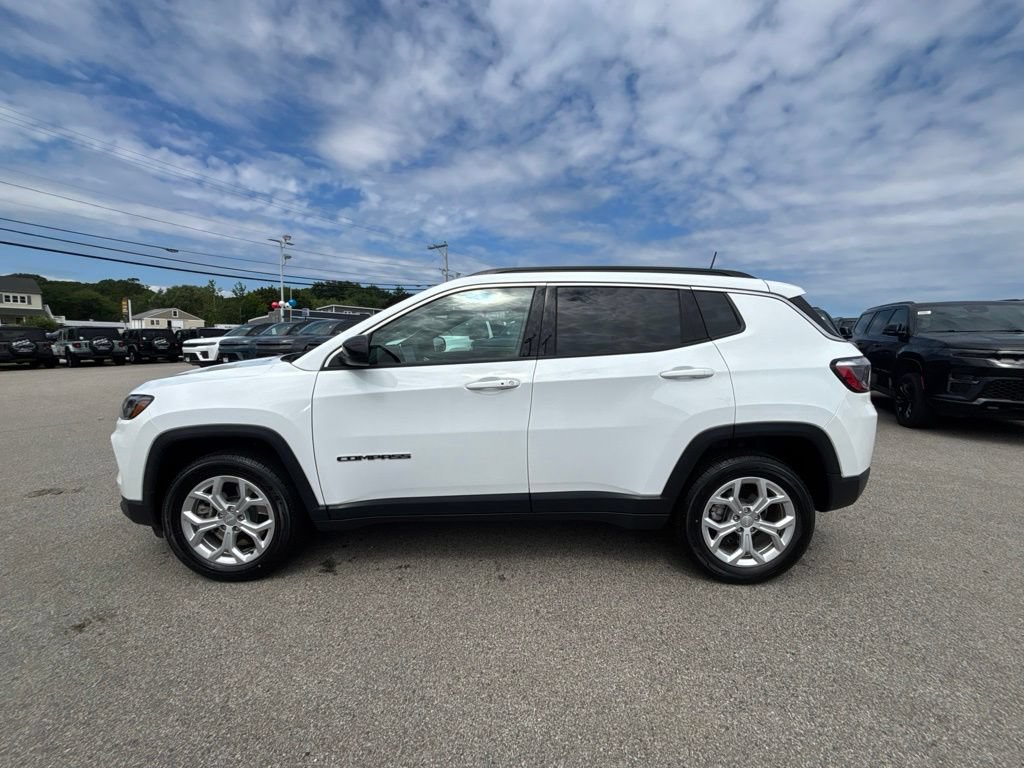 Certified 2024 Jeep Compass Latitude AWD/4WD image 2