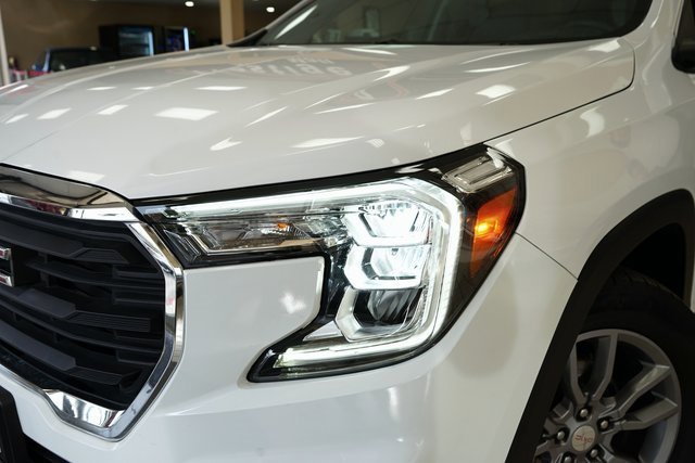 Used 2022 GMC Terrain SLT image 19