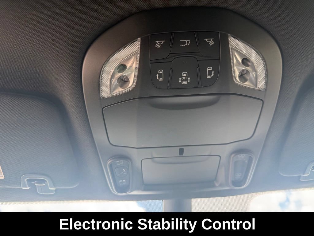 New 2027 Chrysler Pacifica Limited FWD image 12