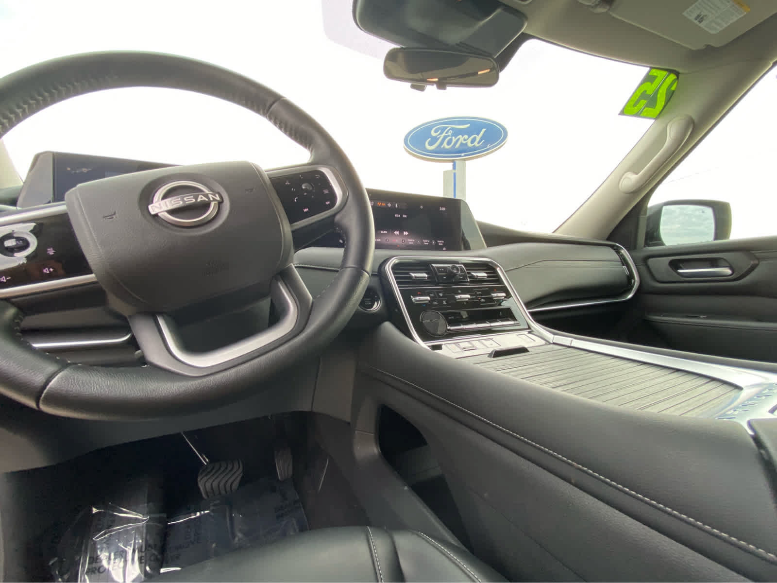 Used 2025 Nissan Armada SV AWD/4WD image 20