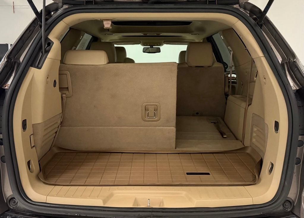 Used 2011 Buick Enclave CXL FWD image 25