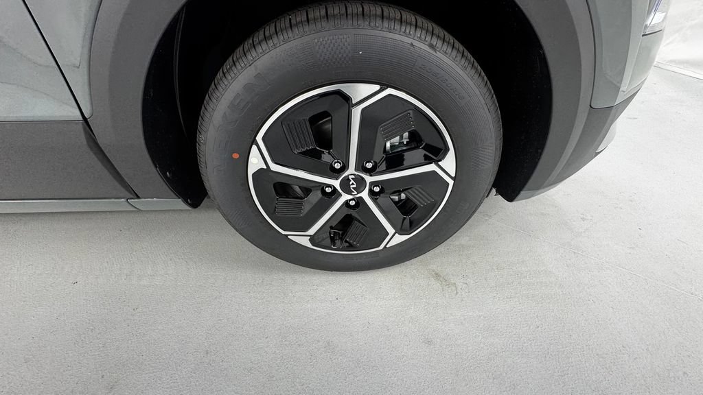 New 2026 Kia Niro EX FWD image 9