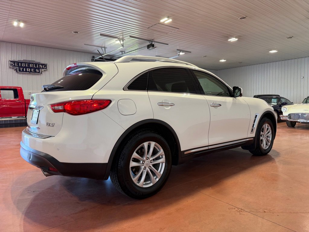 Used 2013 INFINITI FX37 AWD w/ Premium Pkg image 9