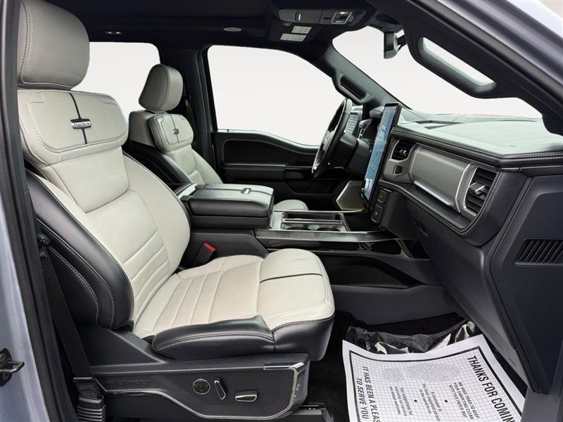 Used 2022 Ford F150 Lightning Platinum image 17