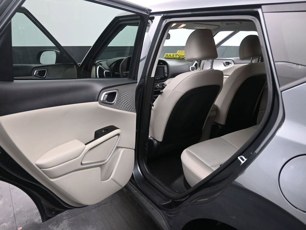Used 2025 Kia Soul LX w/ LX Technology Package image 18