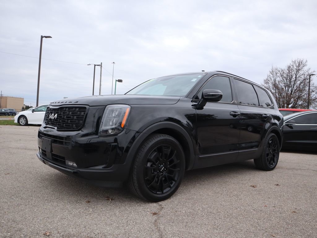 Used 2022 Kia Telluride SX w/ SX Prestige Package image 3