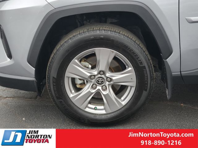Used 2025 Toyota RAV4 XLE w/ Convenience Package FWD image 13
