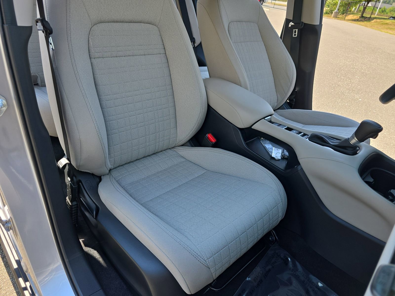 Used 2025 Honda HR-V LX image 16