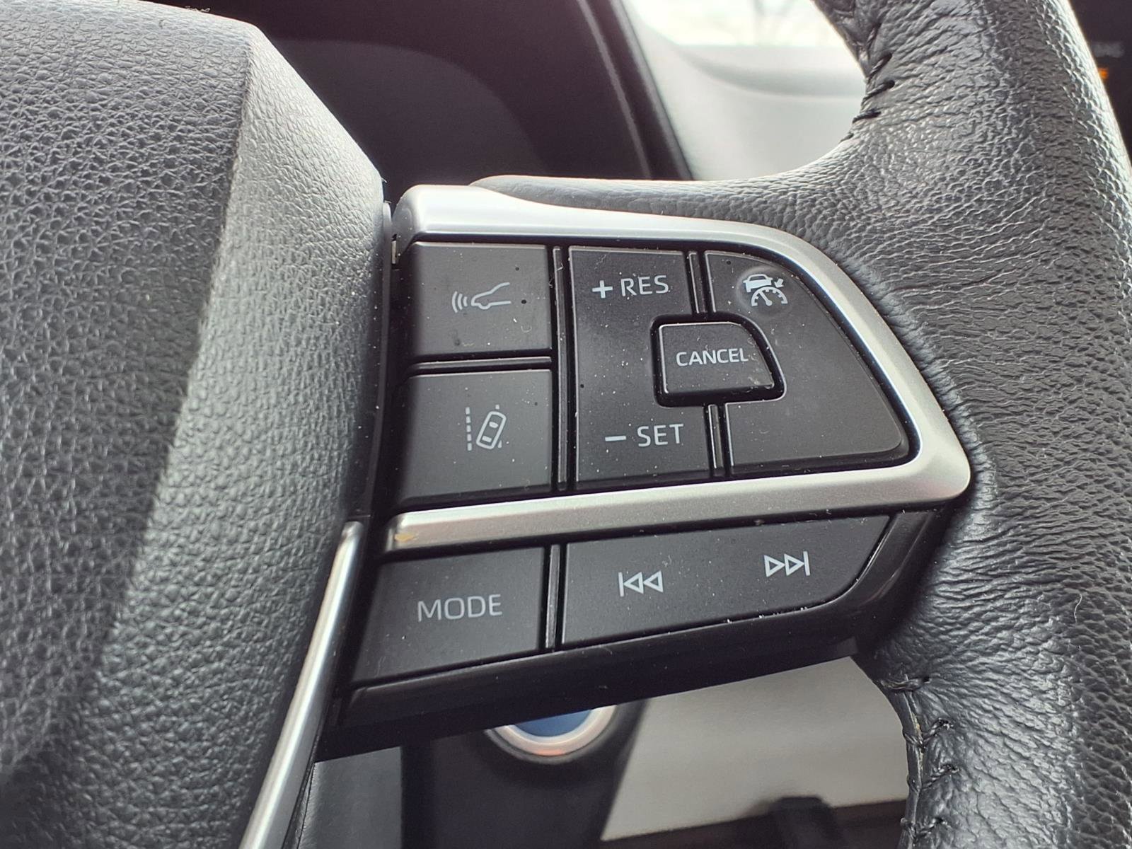 Used 2024 Toyota Sienna XLE image 26