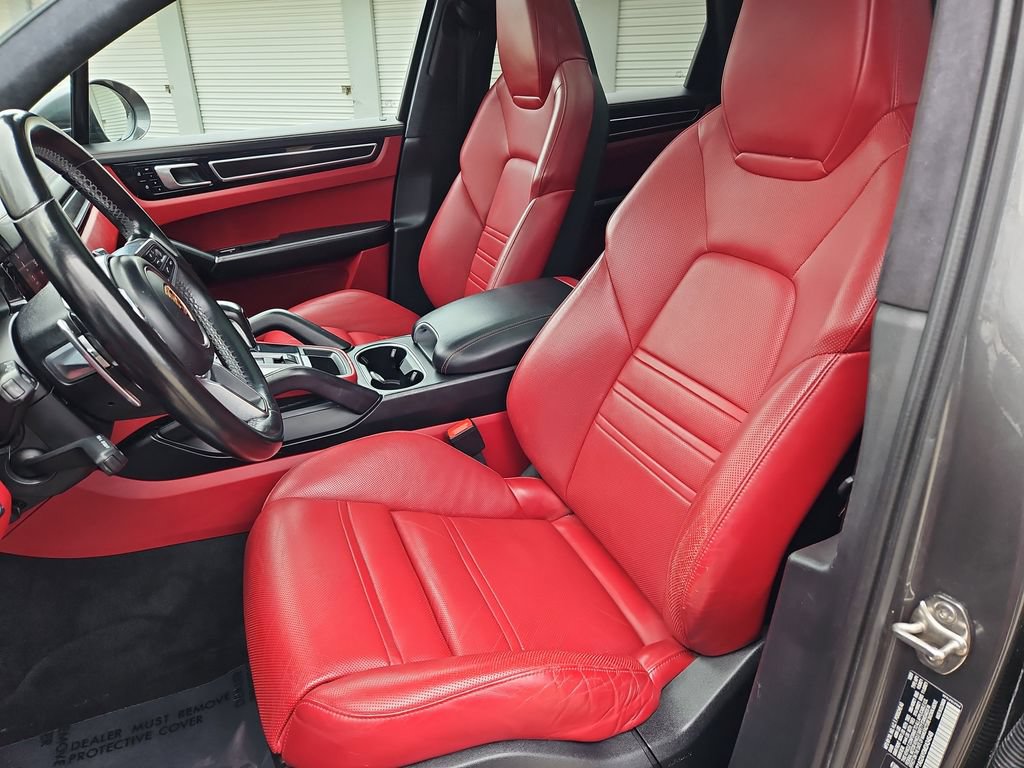 Certified 2021 Porsche Cayenne GTS AWD/4WD image 5