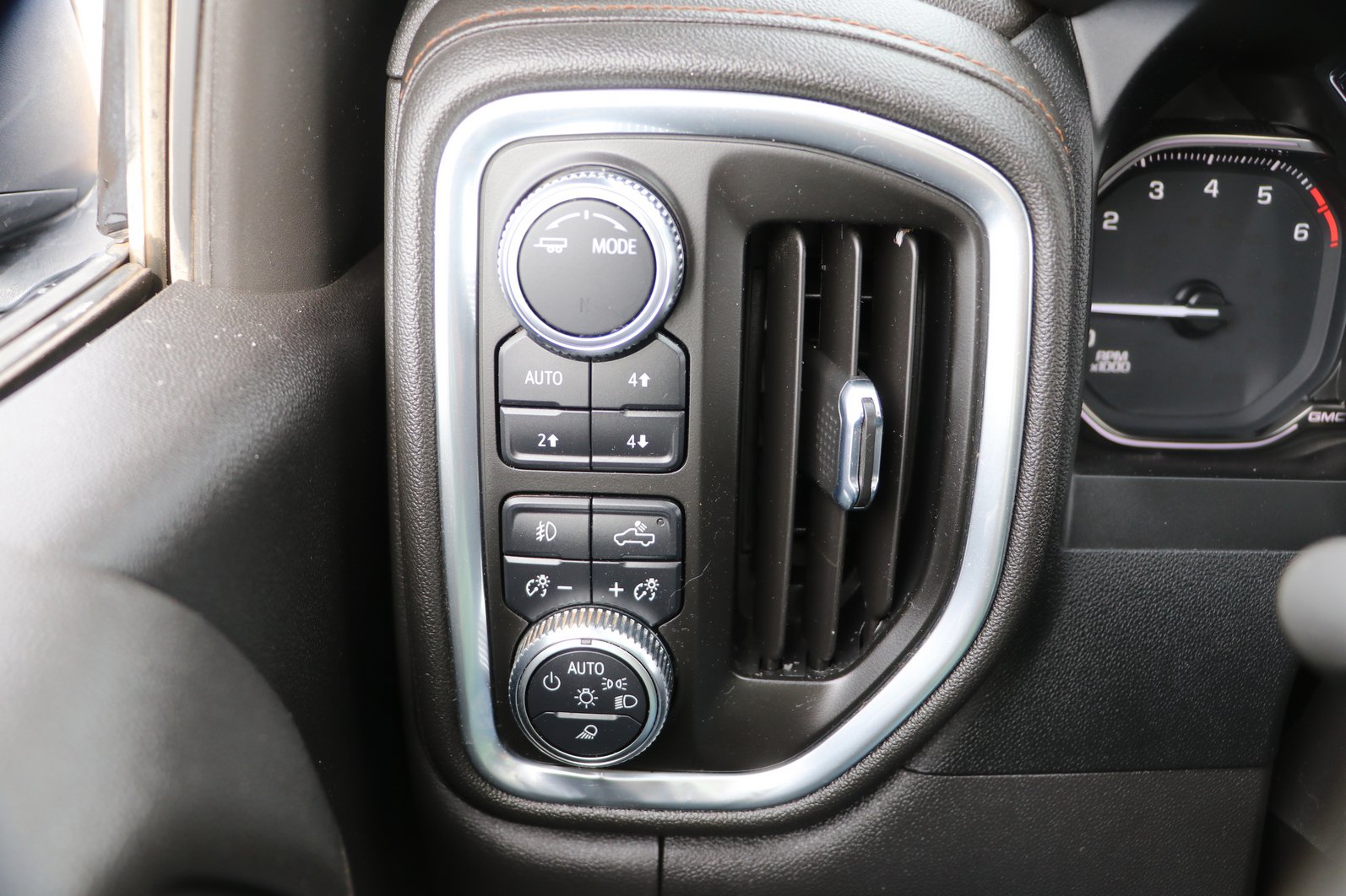 Used 2022 GMC Sierra 1500 AT4 AWD/4WD image 12