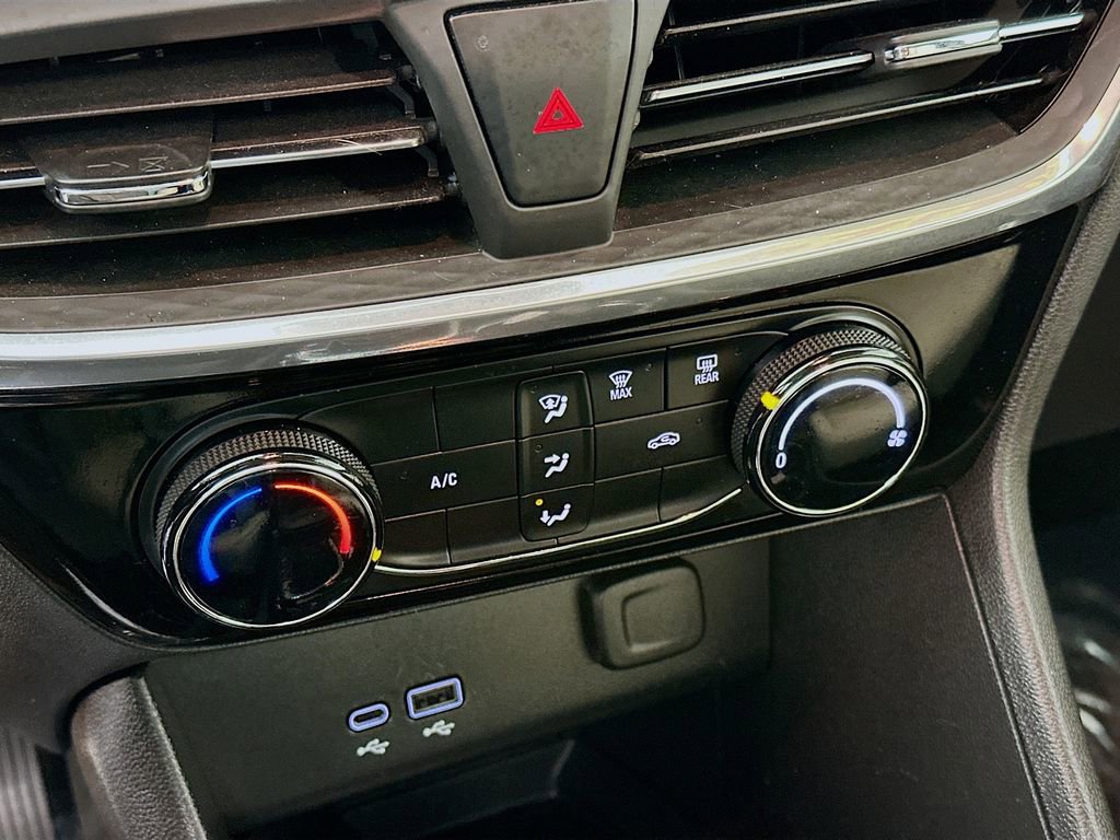 Used 2024 Buick Encore GX Sport Touring image 22