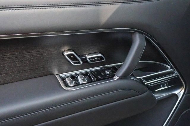 New 2025 Land Rover Range Rover SE image 23