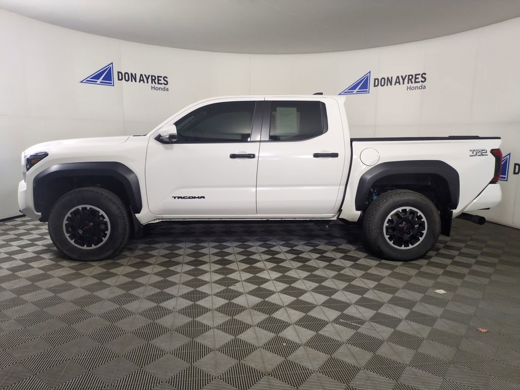 Used 2024 Toyota Tacoma TRD Off-Road w/ TRD Off Road Premium Package AWD/4WD image 2