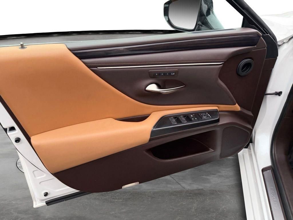 Used 2021 Lexus ES 250 w/ Premium Package image 10