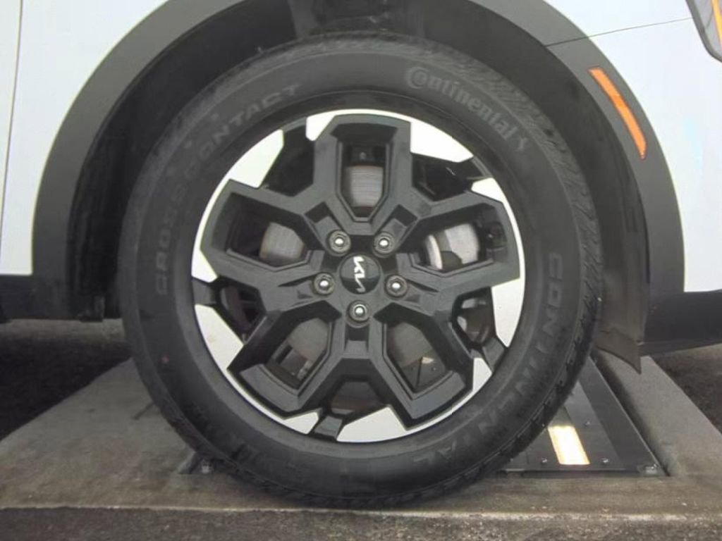 Used 2025 Kia Sorento S w/ Panoramic Sunroof Package image 12