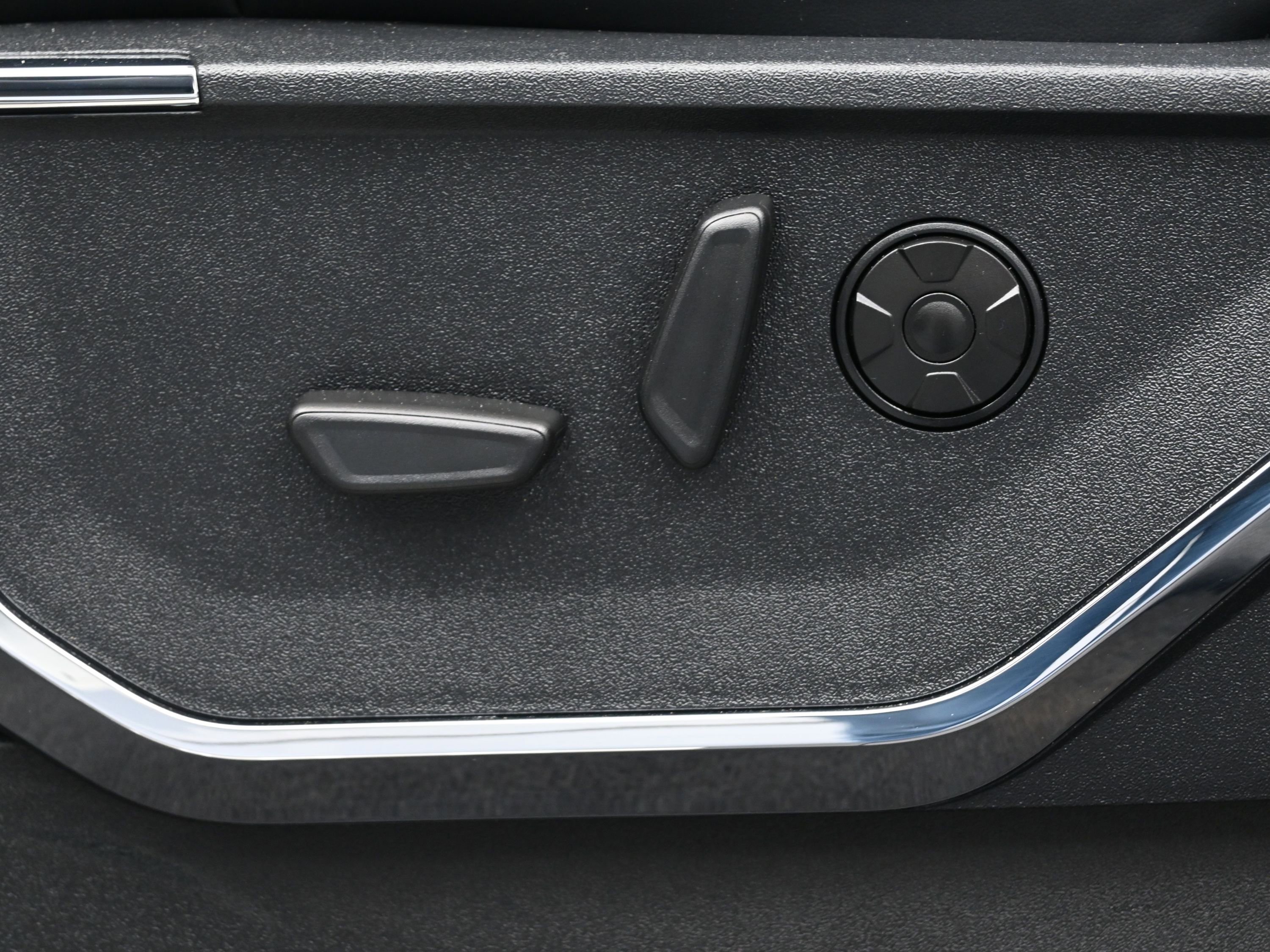 Used 2024 Ford F250 Platinum w/ Tremor Off-Road Package image 10