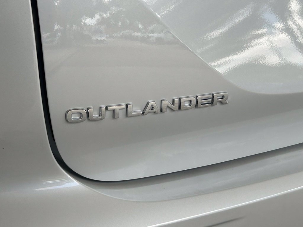 New 2026 Mitsubishi Outlander SE FWD image 18