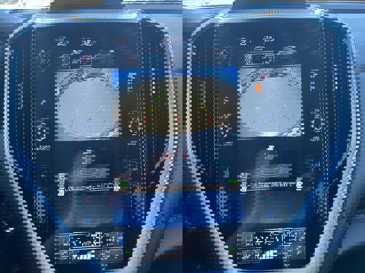 Used 2023 Subaru Ascent Touring AWD/4WD image 17