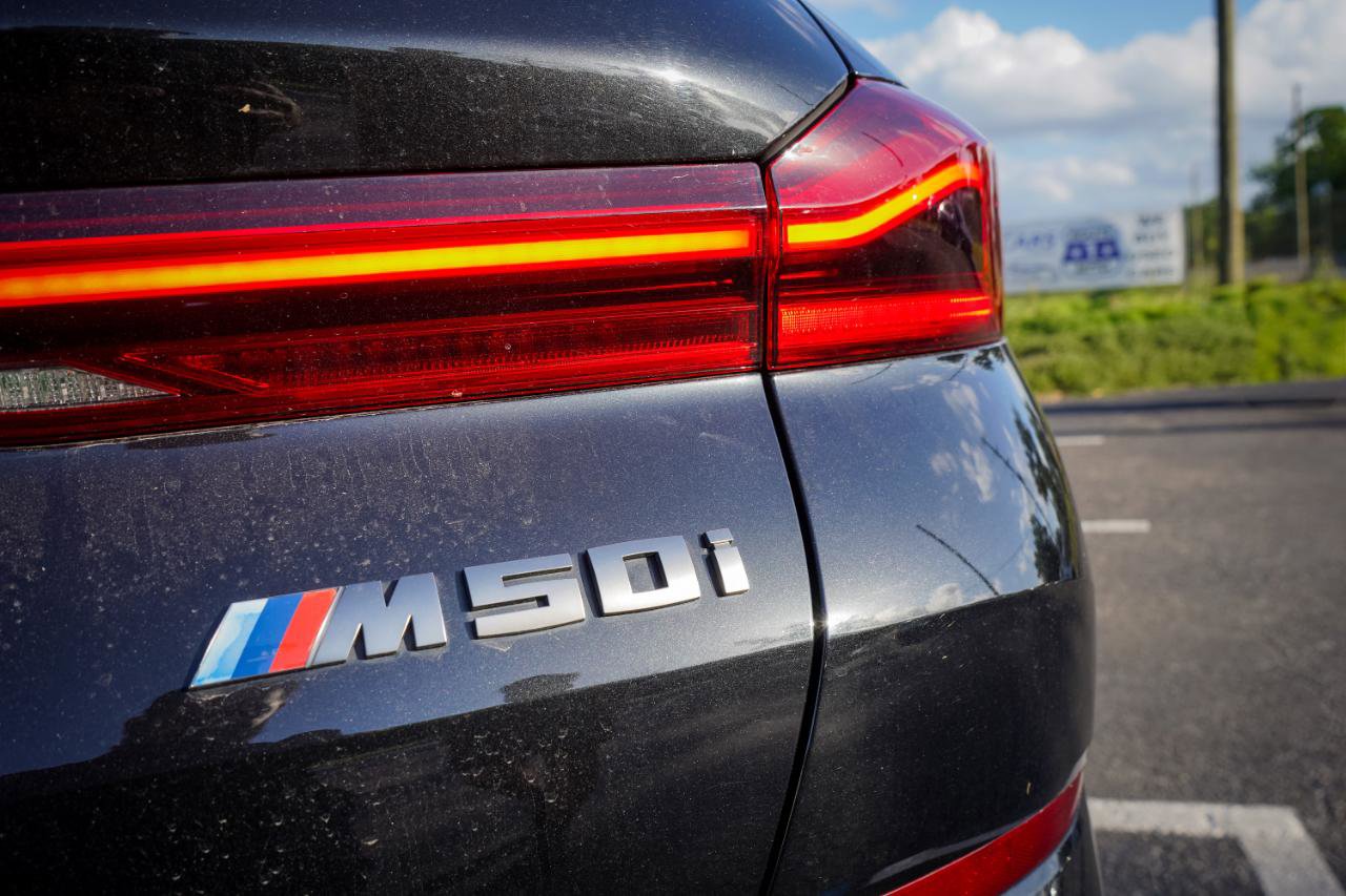 Used 2020 BMW X6 M50i w/ Premium Package AWD/4WD image 7