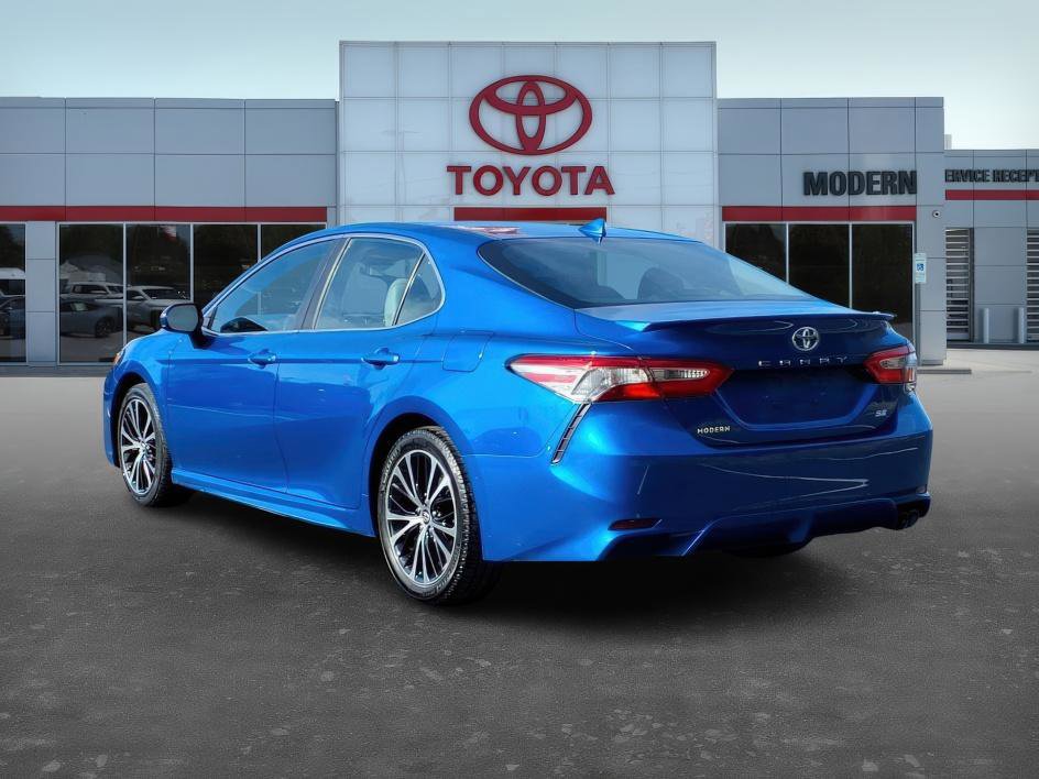 Used 2019 Toyota Camry L image 4
