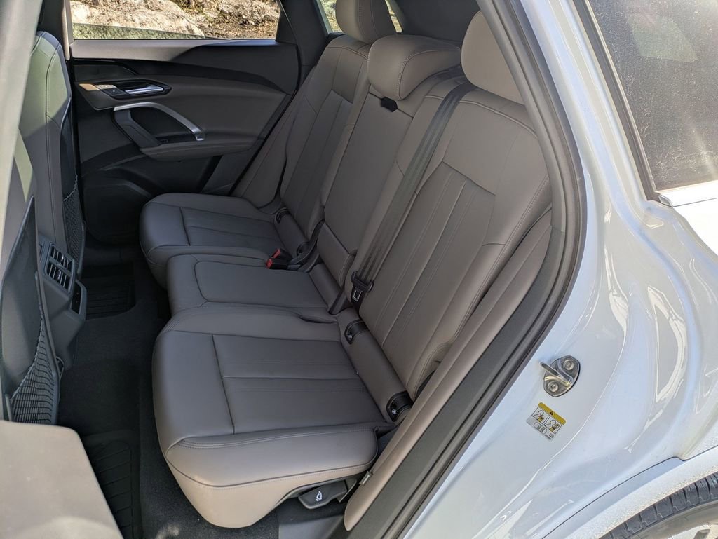 Certified 2025 Audi Q5 Premium w/ Convenience Package image 19