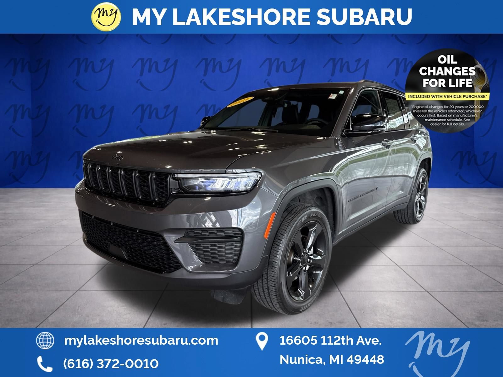 Used 2025 Jeep Grand Cherokee Altitude AWD/4WD image 3