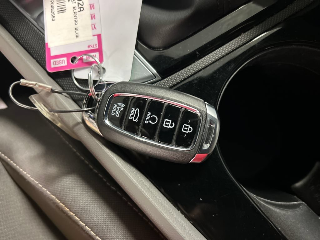 Used 2023 Hyundai Elantra Blue FWD image 20