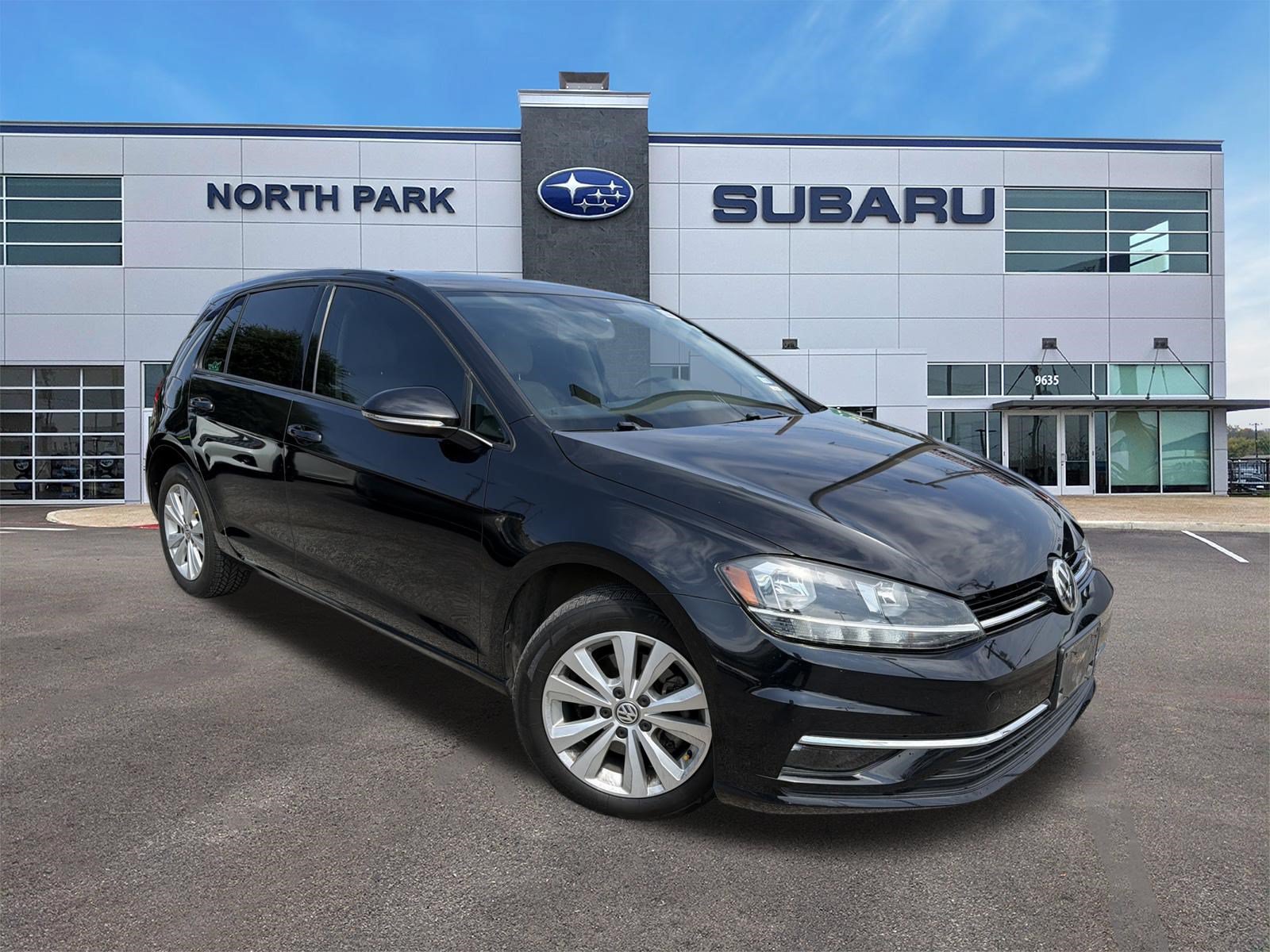 Used 2018 Volkswagen Golf SE FWD image 1