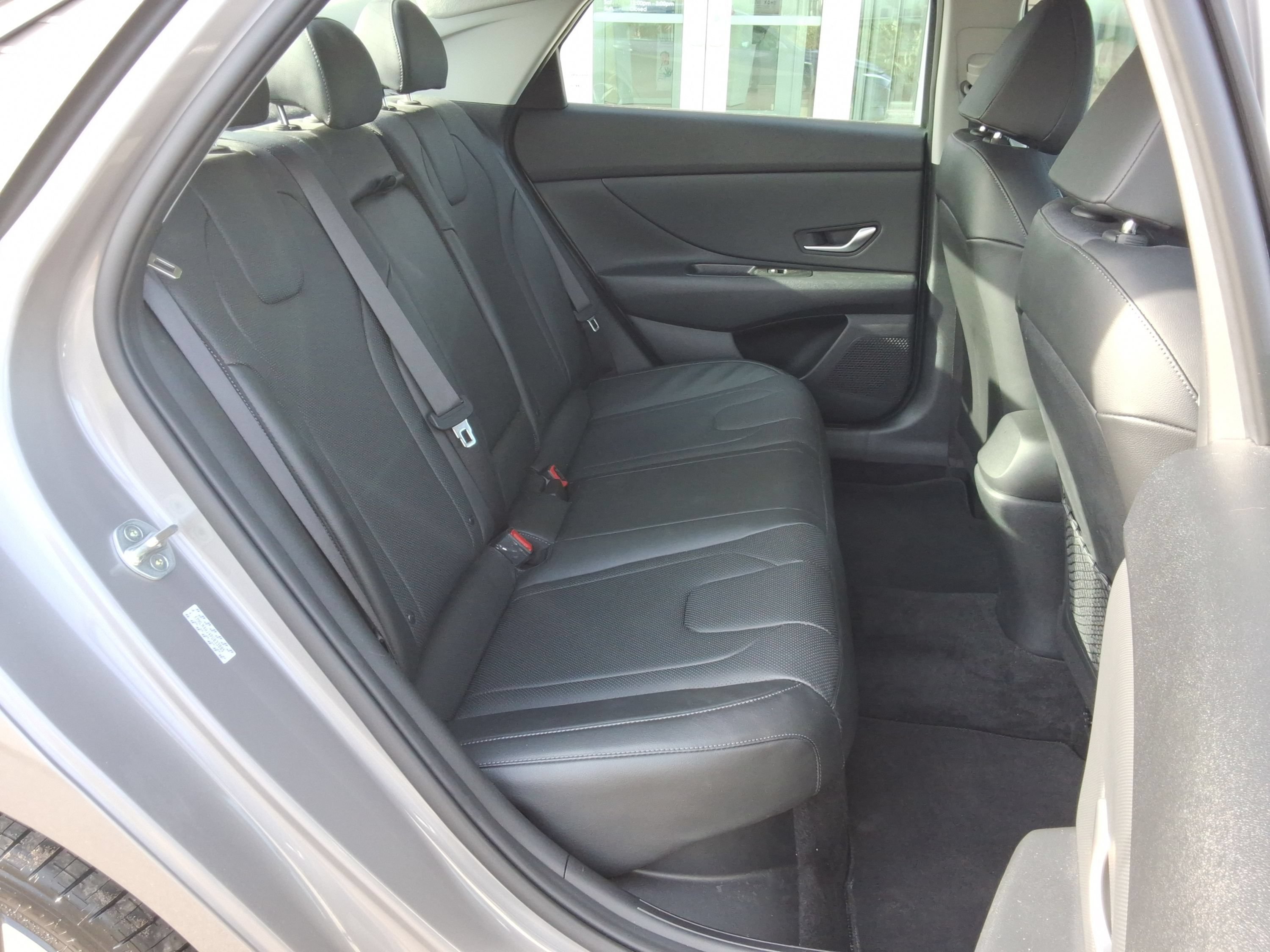 Used 2023 Hyundai Elantra Limited FWD image 23