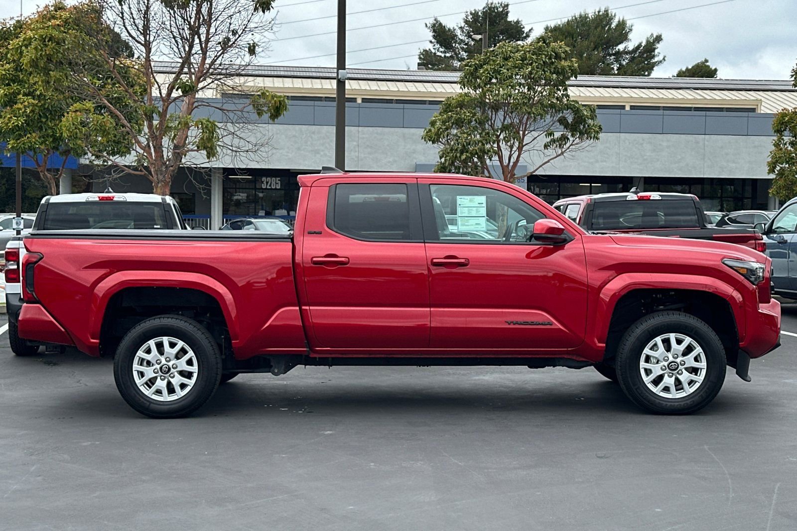 Used 2024 Toyota Tacoma SR5 AWD/4WD image 3