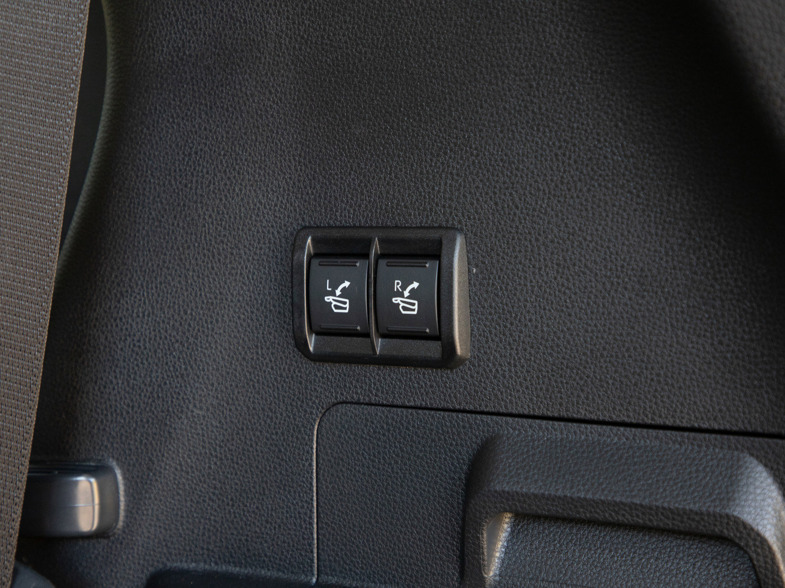 Used 2024 Toyota Sequoia SR5 image 20