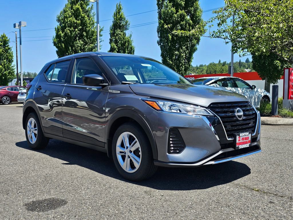 New 2025 Nissan Kicks Play S image 2