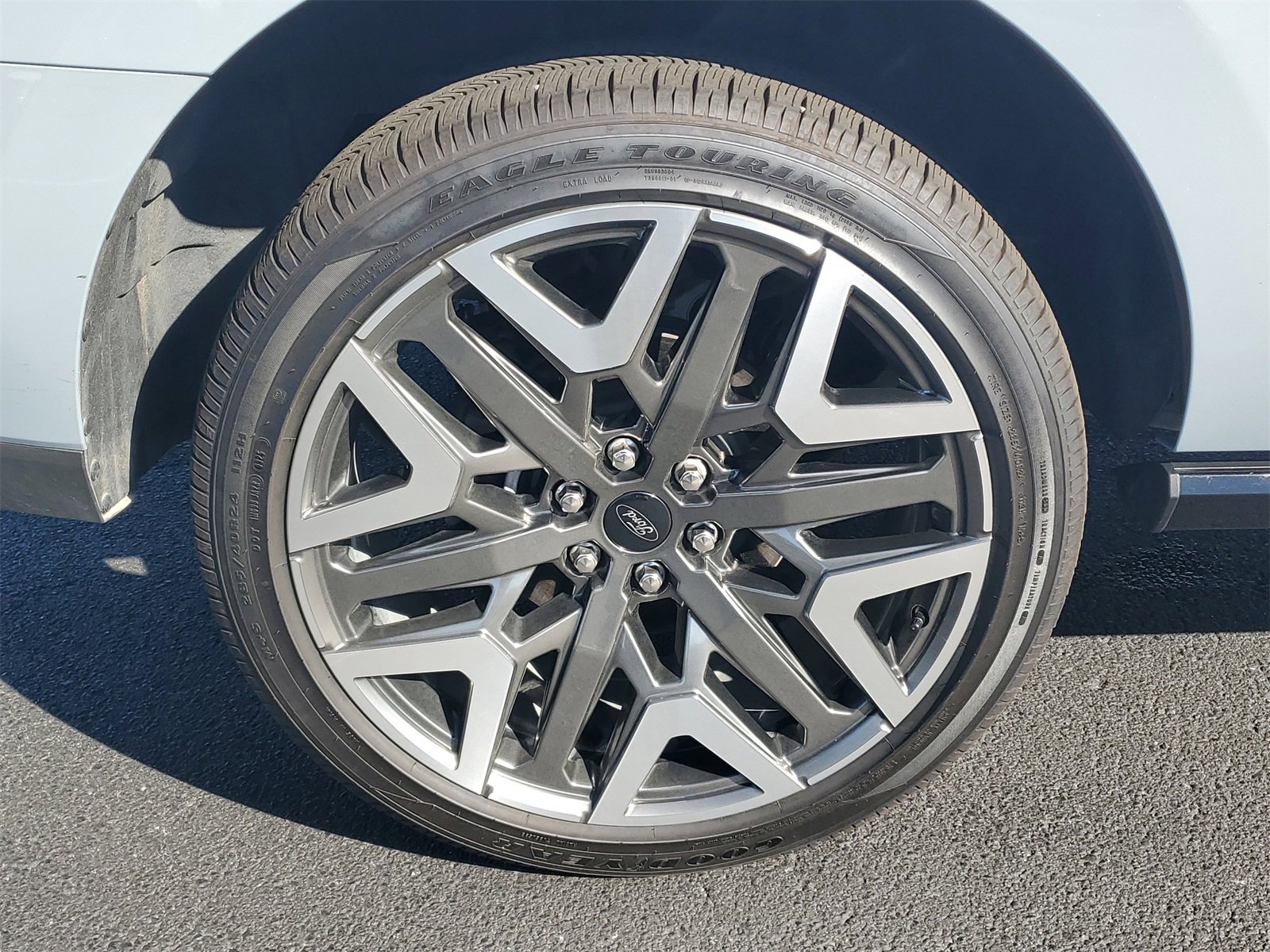 Certified 2025 Ford Expedition Platinum w/ Platinum Ultimate Package image 5