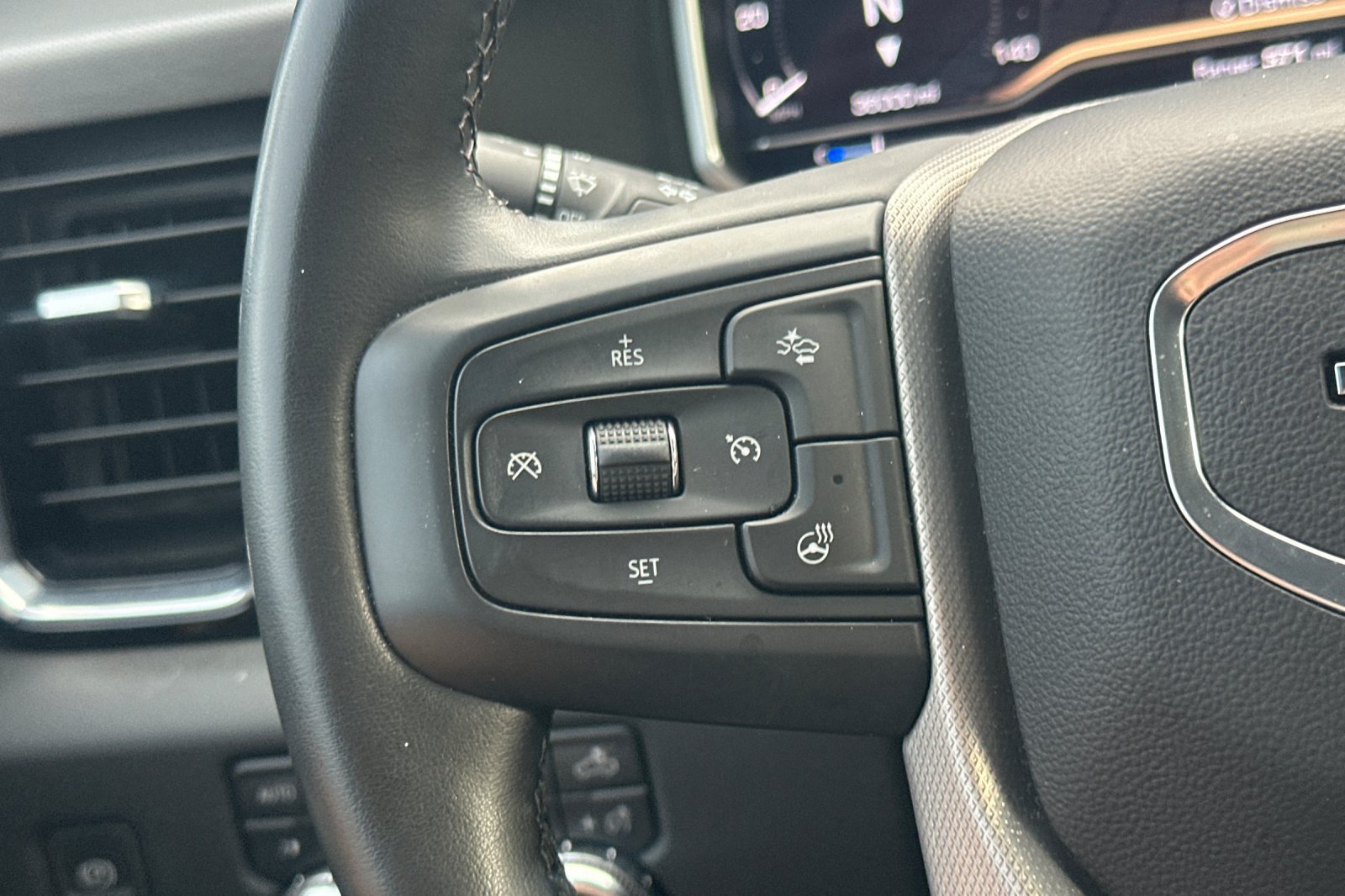 Used 2024 GMC Sierra 2500 Denali w/ Denali Reserve Package AWD/4WD image 34