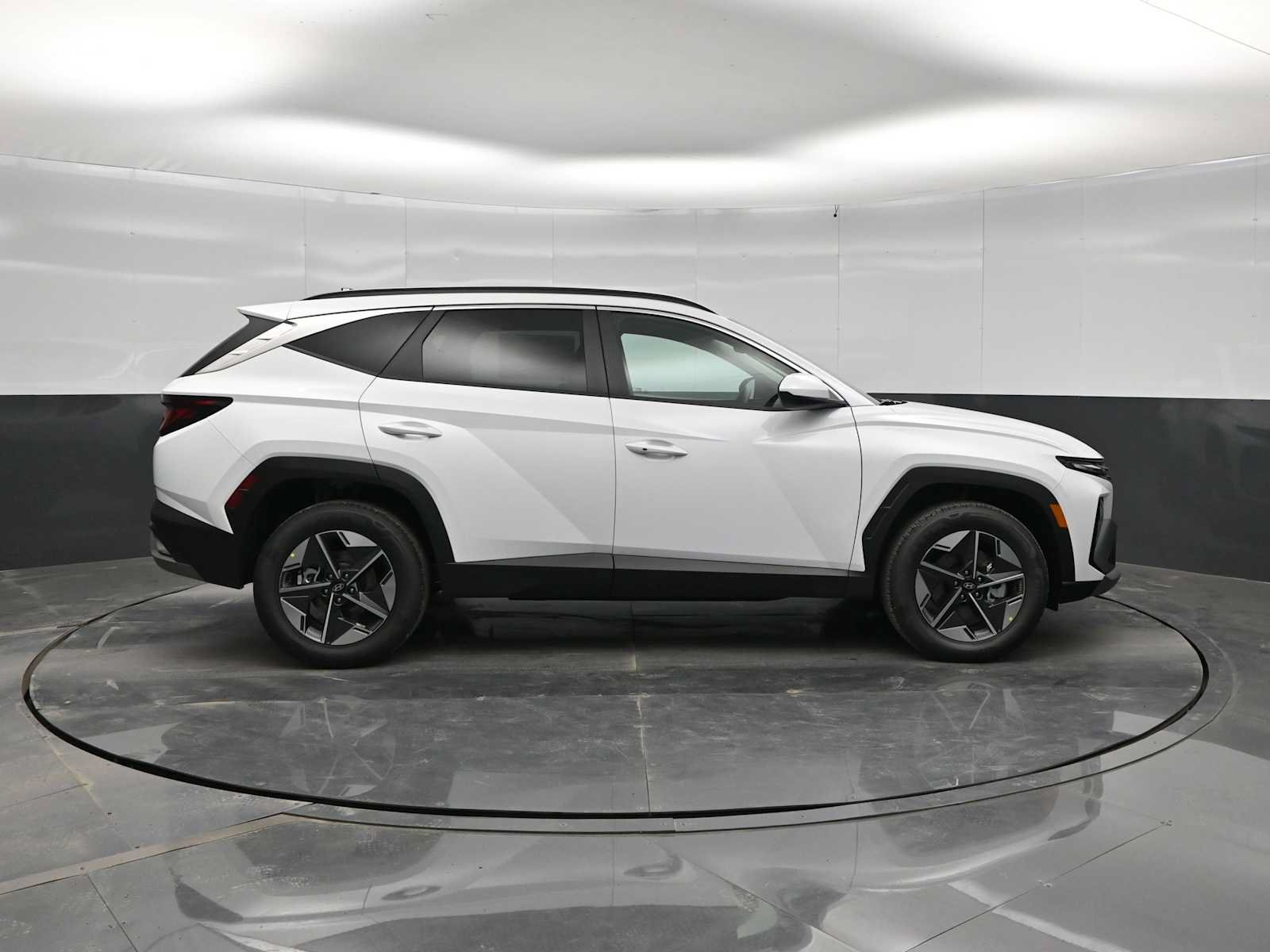 New 2026 Hyundai Tucson SEL w/ Tow & Go Package AWD/4WD image 9
