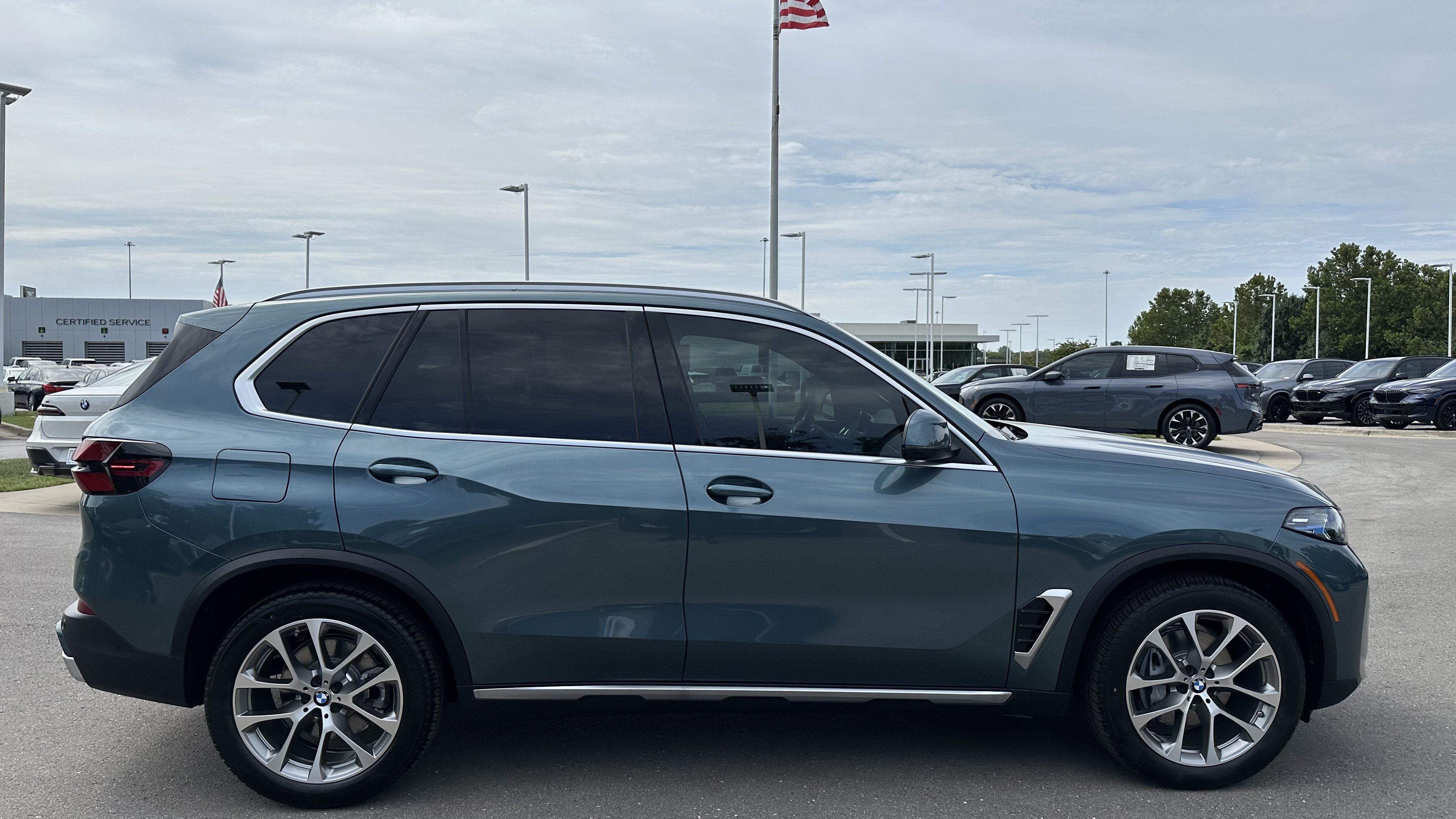 Used 2026 BMW X5 xDrive40i w/ Climate Comfort Package AWD/4WD image 11