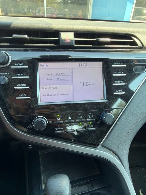 Used 2018 Toyota Camry LE FWD image 3