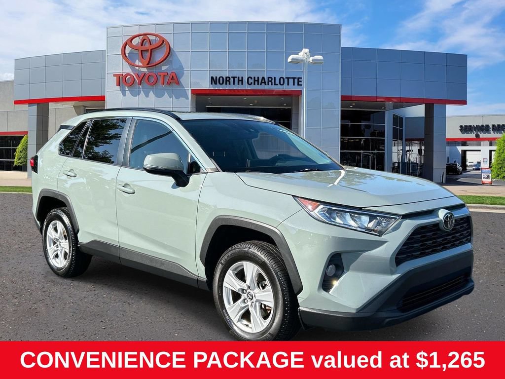 Used 2021 Toyota RAV4 XLE w/ Convenience Package FWD image 1