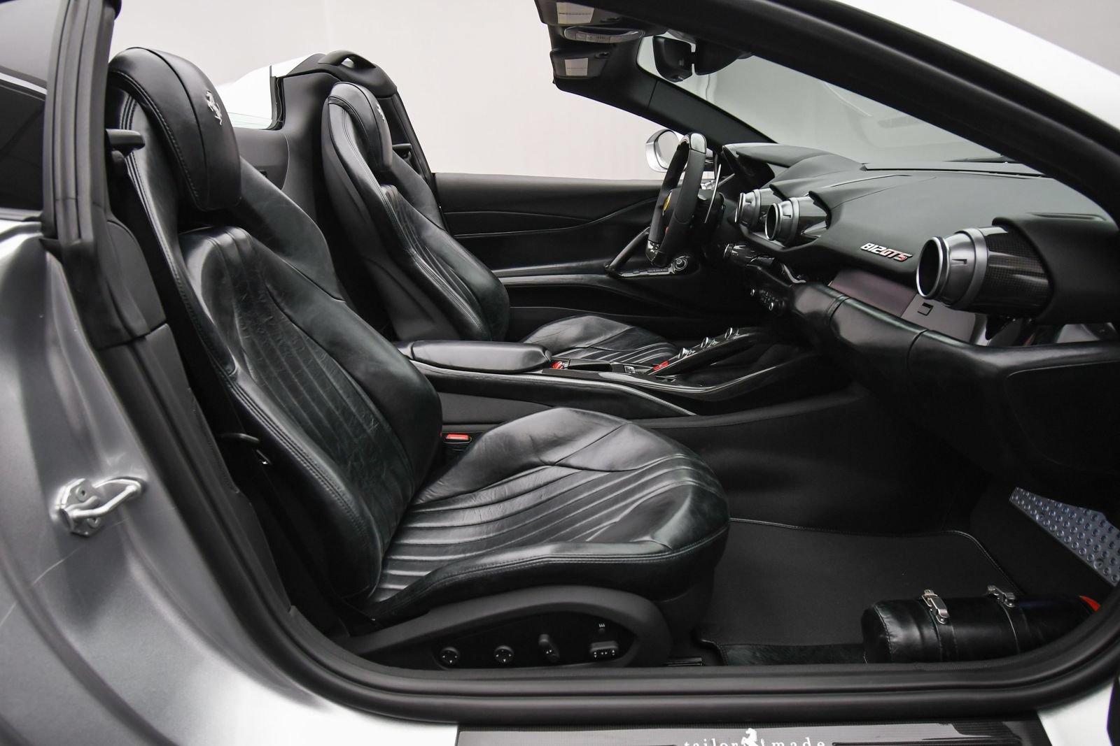 Used 2022 Ferrari 812 GTS RWD image 15