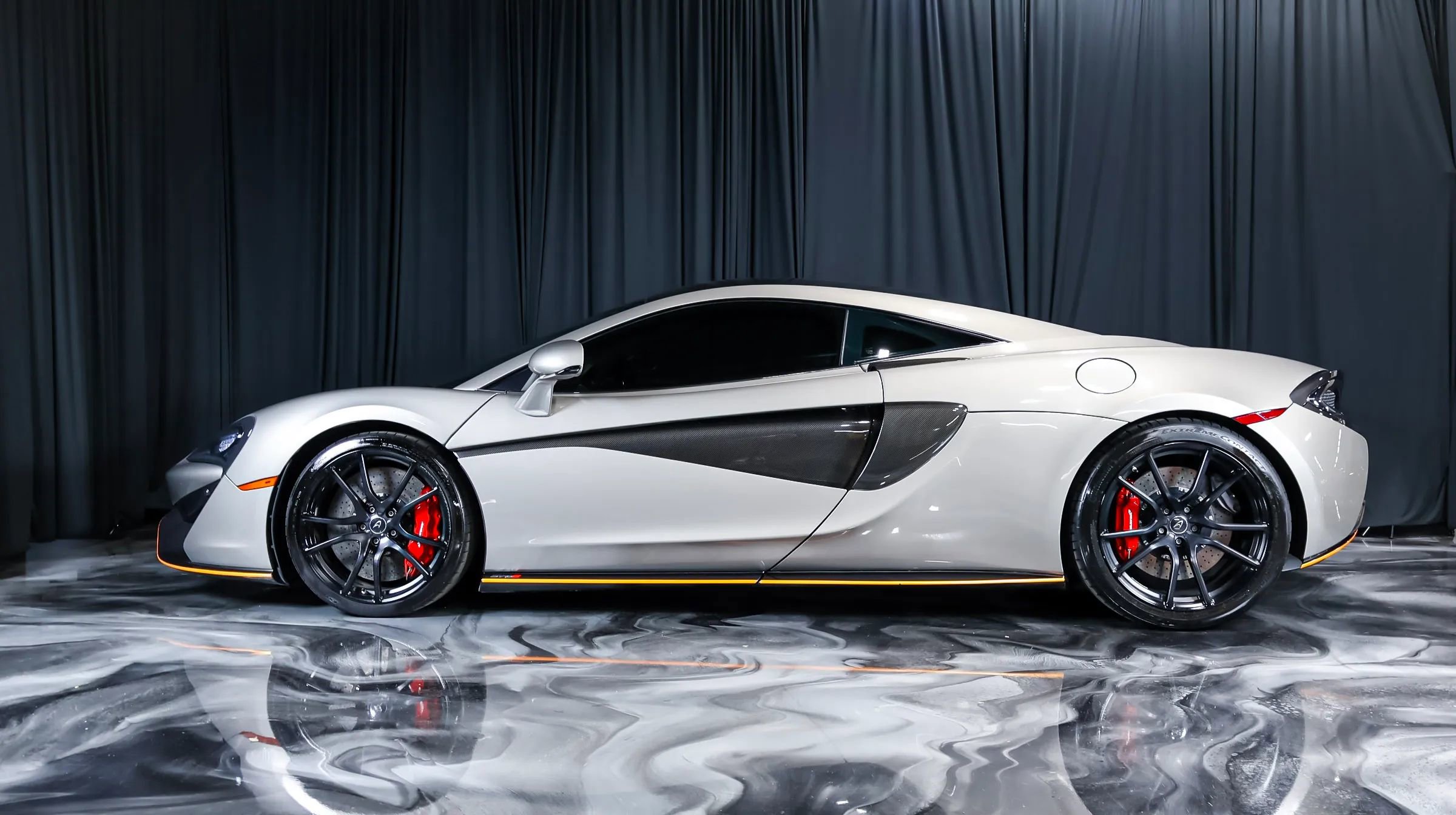 Used 2016 McLaren 570S Coupe RWD image 8