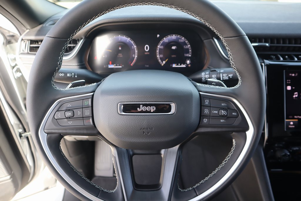 New 2025 Jeep Grand Cherokee Altitude image 3