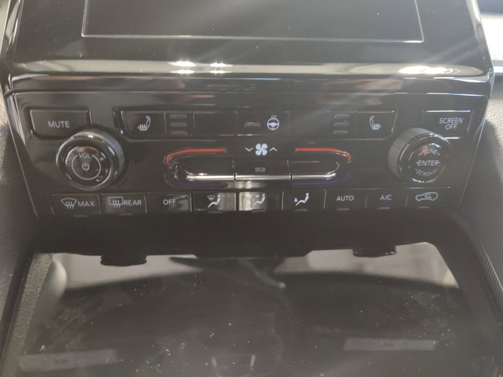 New 2025 Jeep Grand Cherokee Altitude image 22