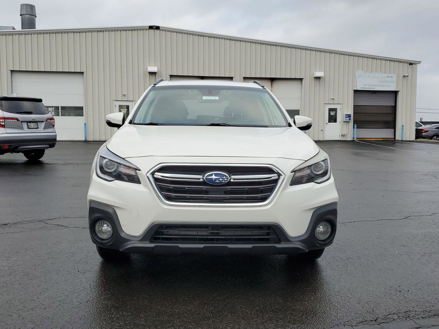 Used 2018 Subaru Outback 3.6R Touring w/ Popular Package #3 image 2