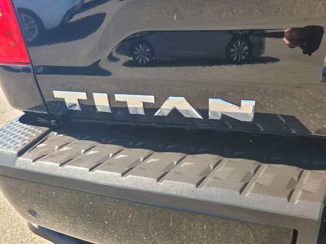 Used 2021 Nissan Titan SV w/ SV Convenience Package AWD/4WD image 10