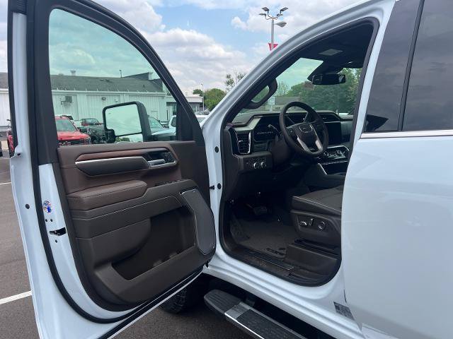 New 2026 GMC Sierra 3500 Denali AWD/4WD image 9