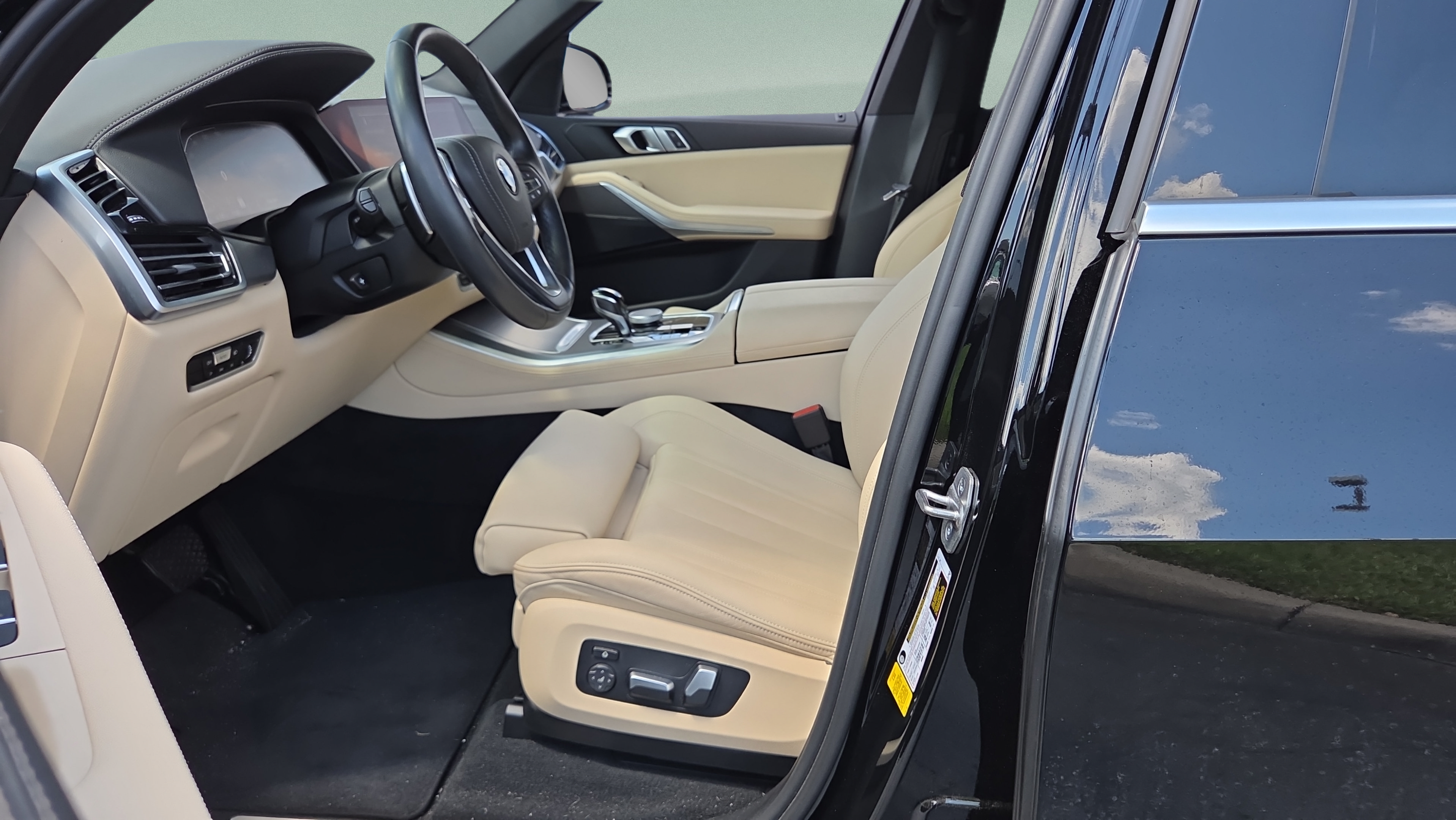 Used 2022 BMW X5 sDrive40i w/ Premium Package RWD image 9