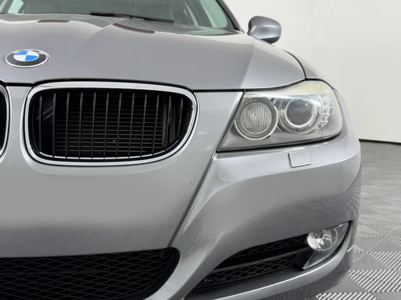 Used 2011 BMW 328i xDrive Wagon AWD/4WD image 5