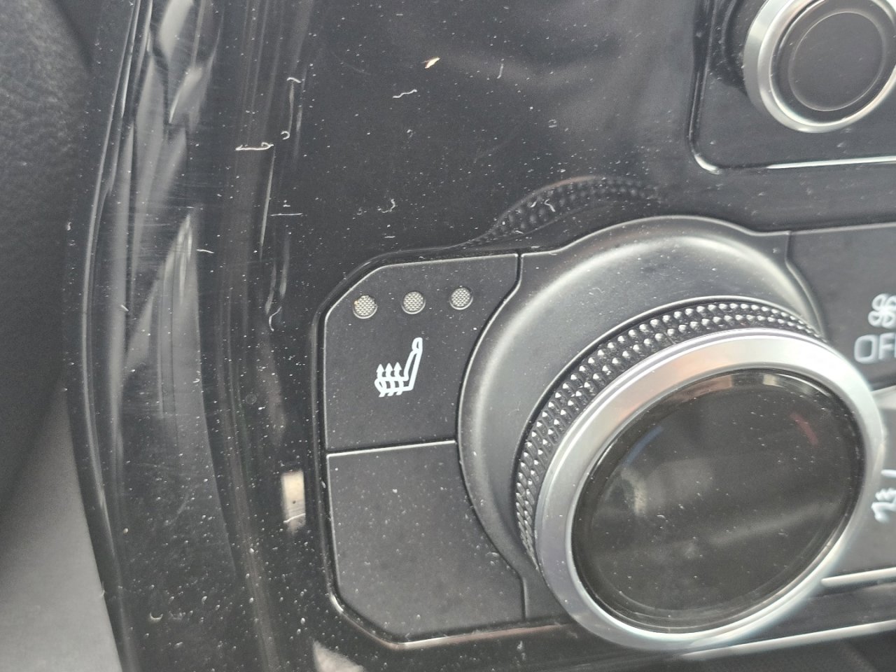 Used 2021 Toyota Highlander XLE image 23